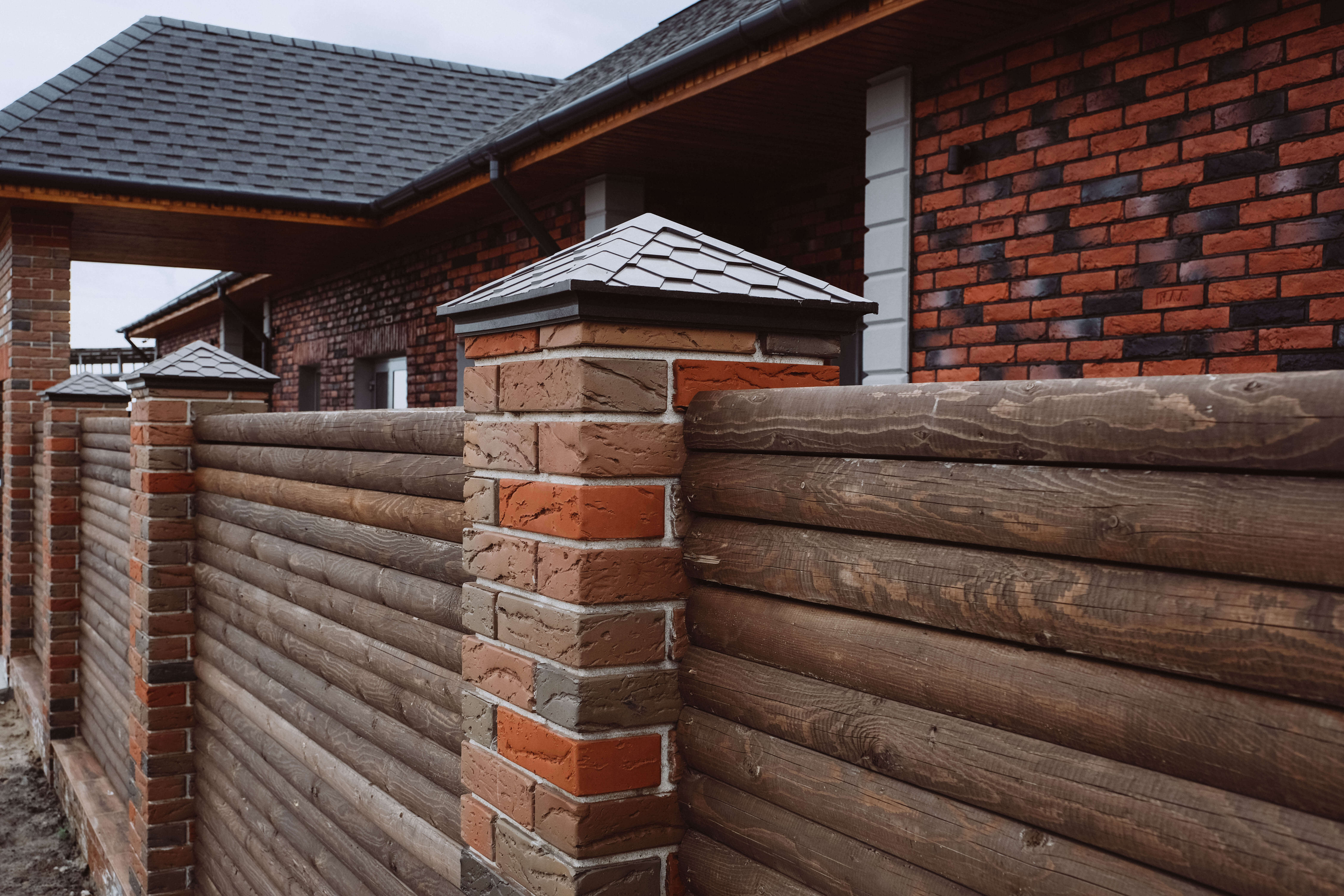 Колпак Zking Эверест Коричневый на столб 1.5х1.5 кирпича (390х390мм) в Гатчине фото