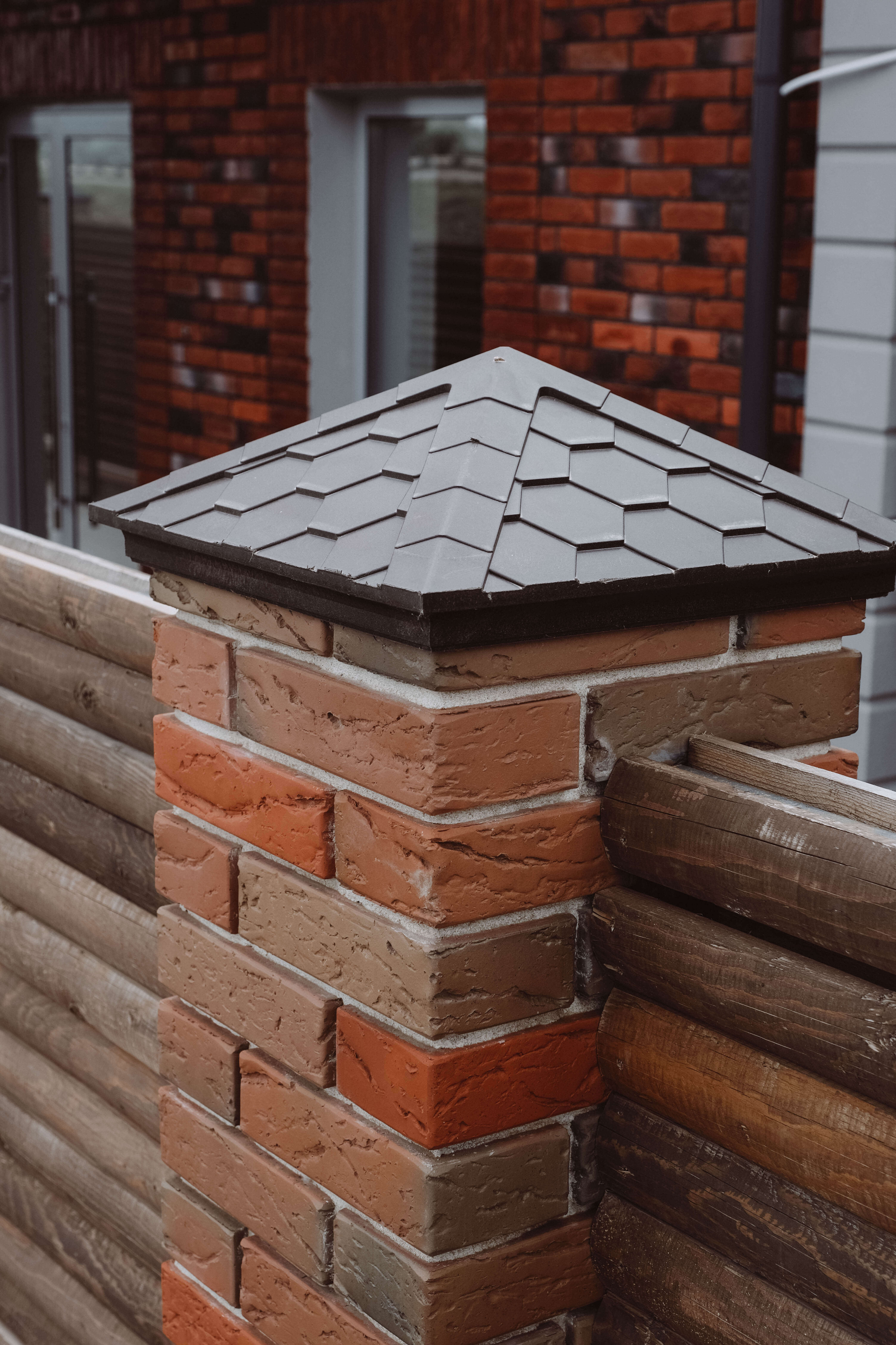 Колпак Zking Эверест Коричневый на столб 1.5х1.5 кирпича (390х390мм) в Гатчине фото