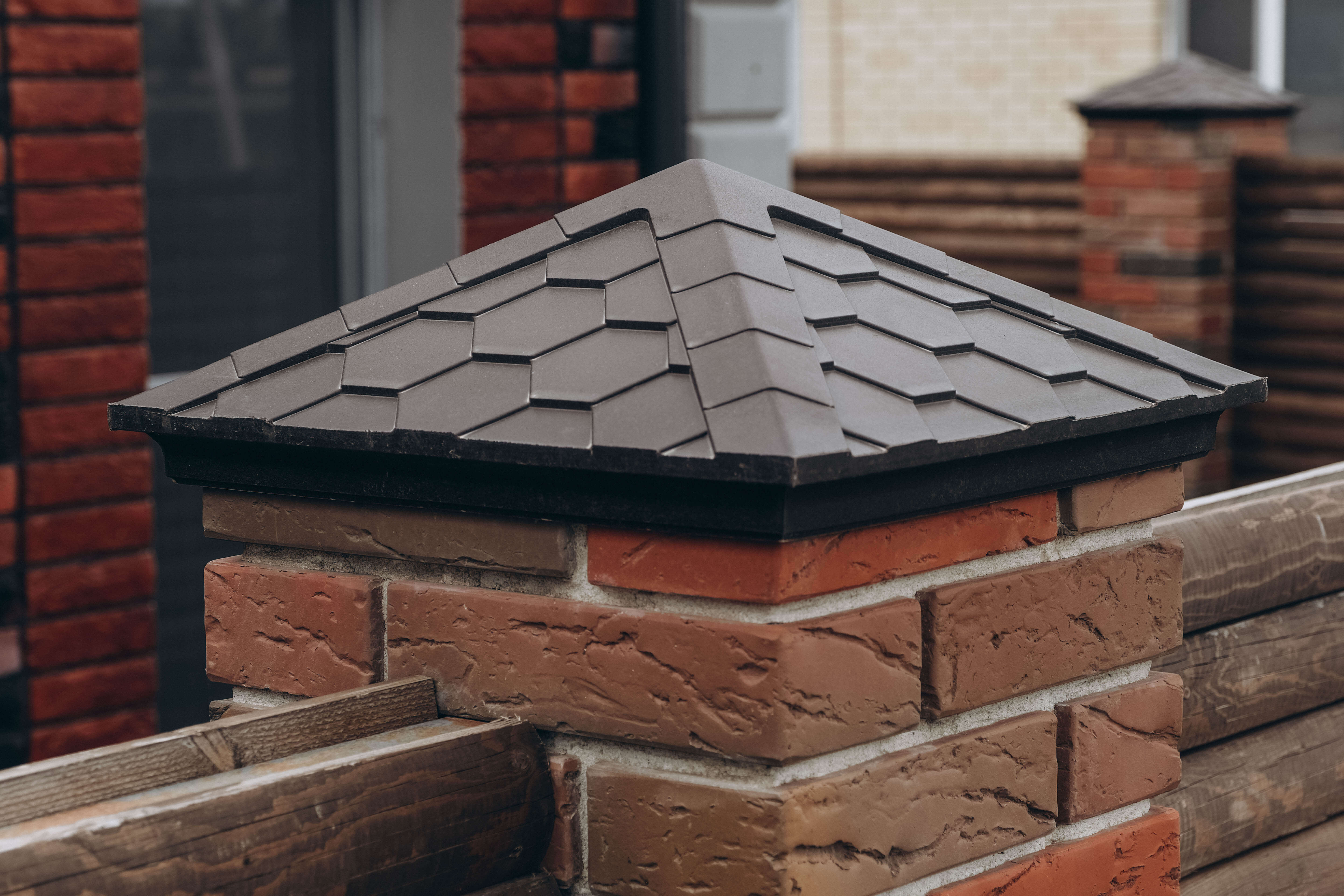 Колпак Zking Эверест Коричневый на столб 1.5х1.5 кирпича (390х390мм) в Гатчине фото